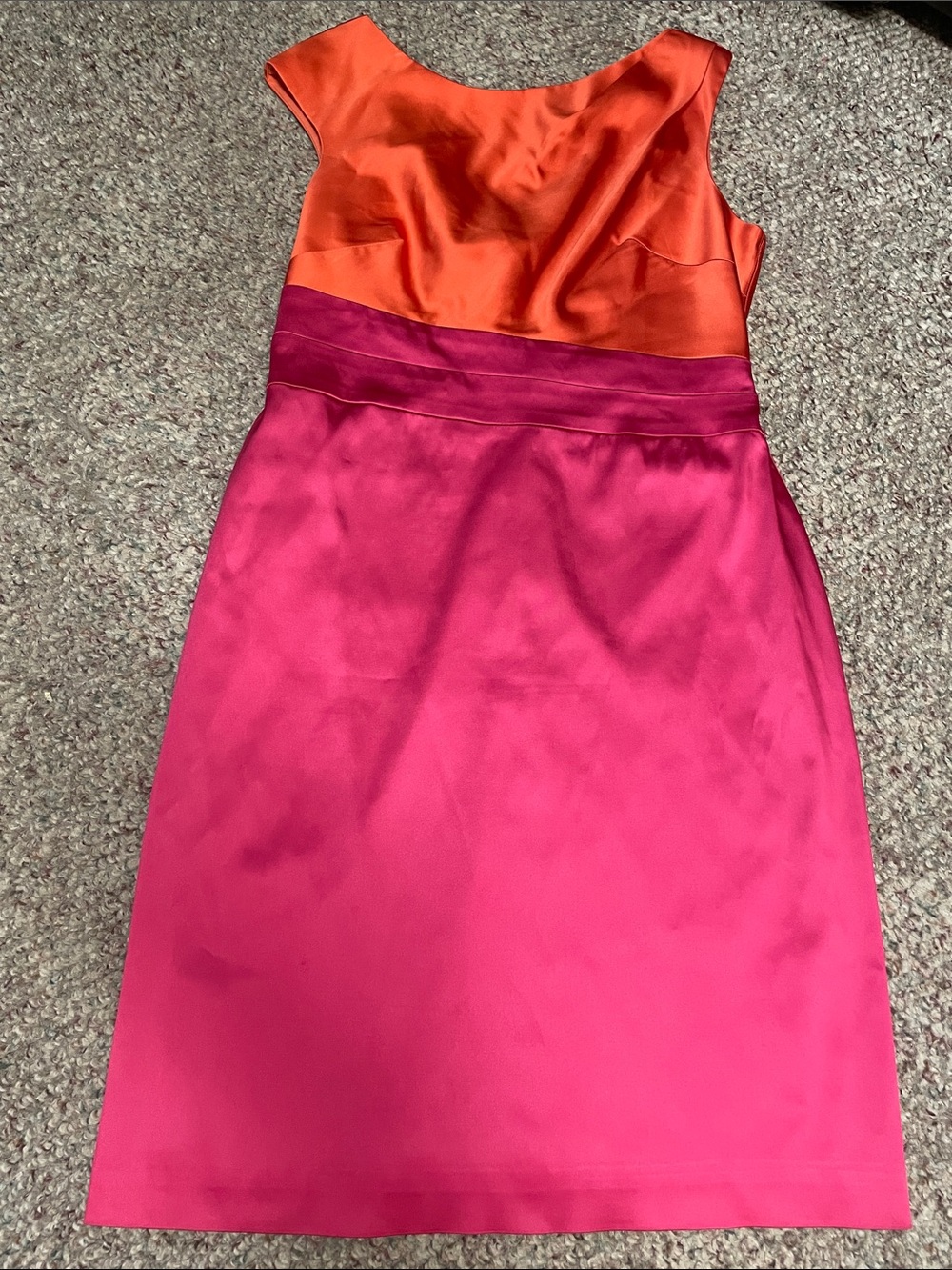Kay Unger satin sleeveless rutched back cocktail style sheath dress - like new